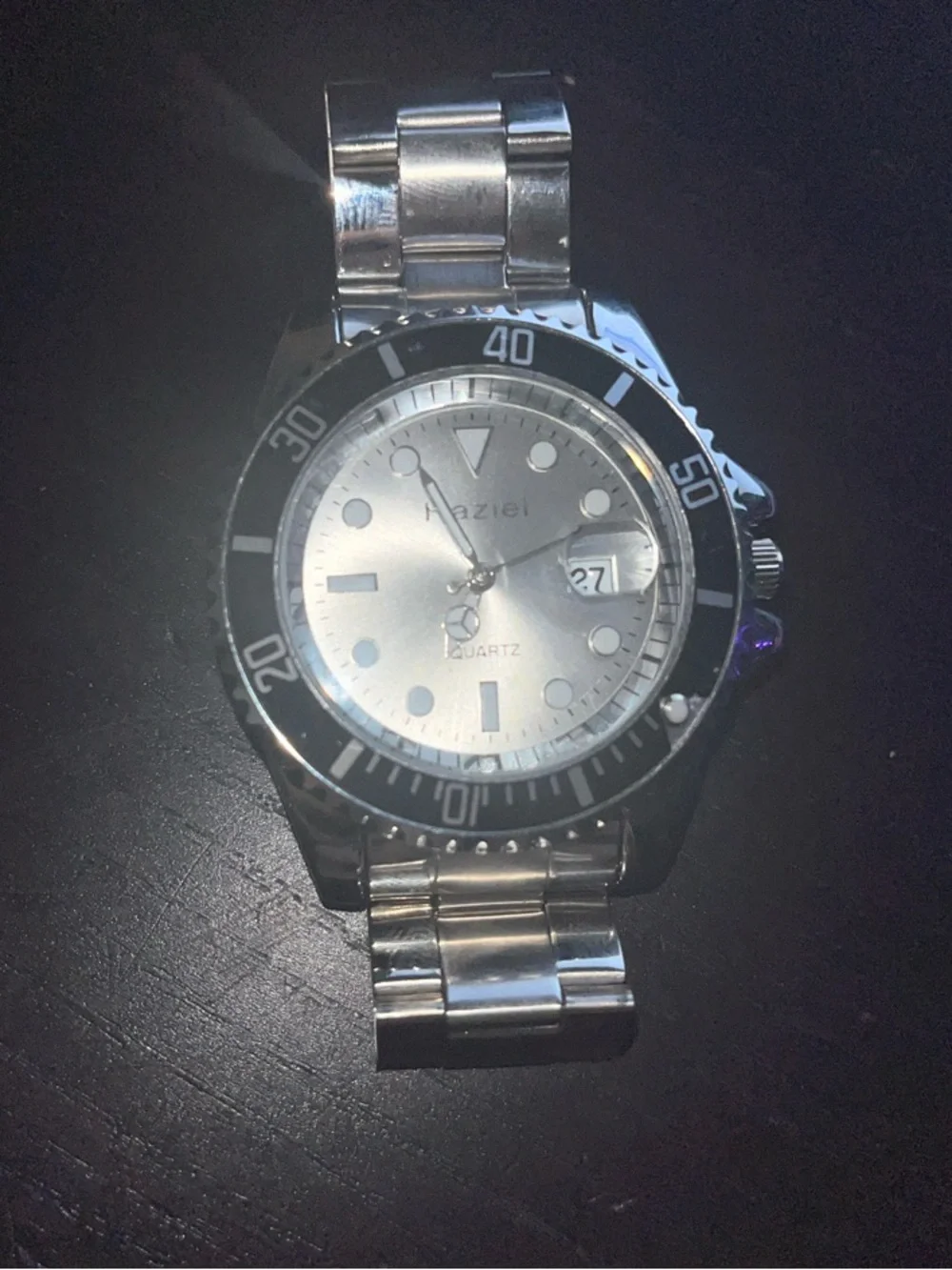 hazel Silver Dial and Black Bezel Men's Watch